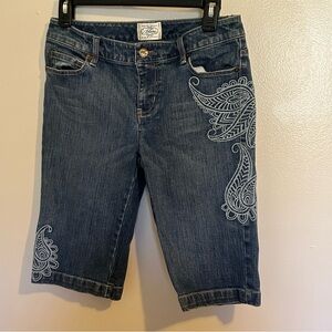 Vintage WHBM Y2K Embroidered Dark Wash Denim Bermuda Shorts Size 4